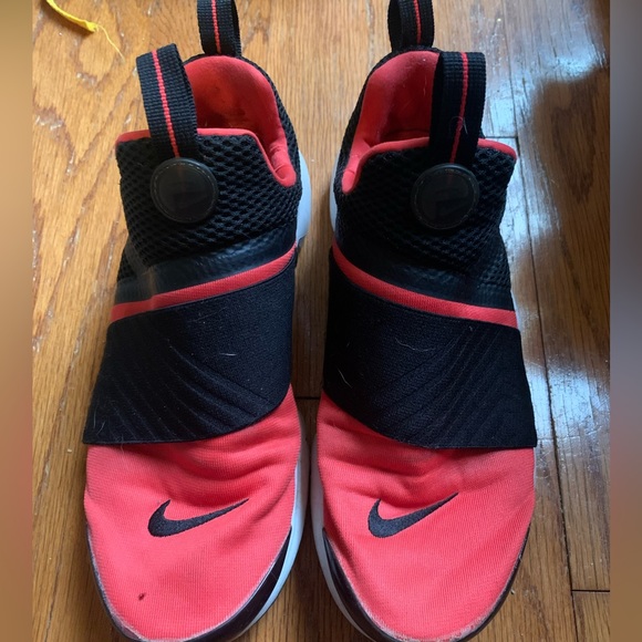 Nike - Picture 2 of 3